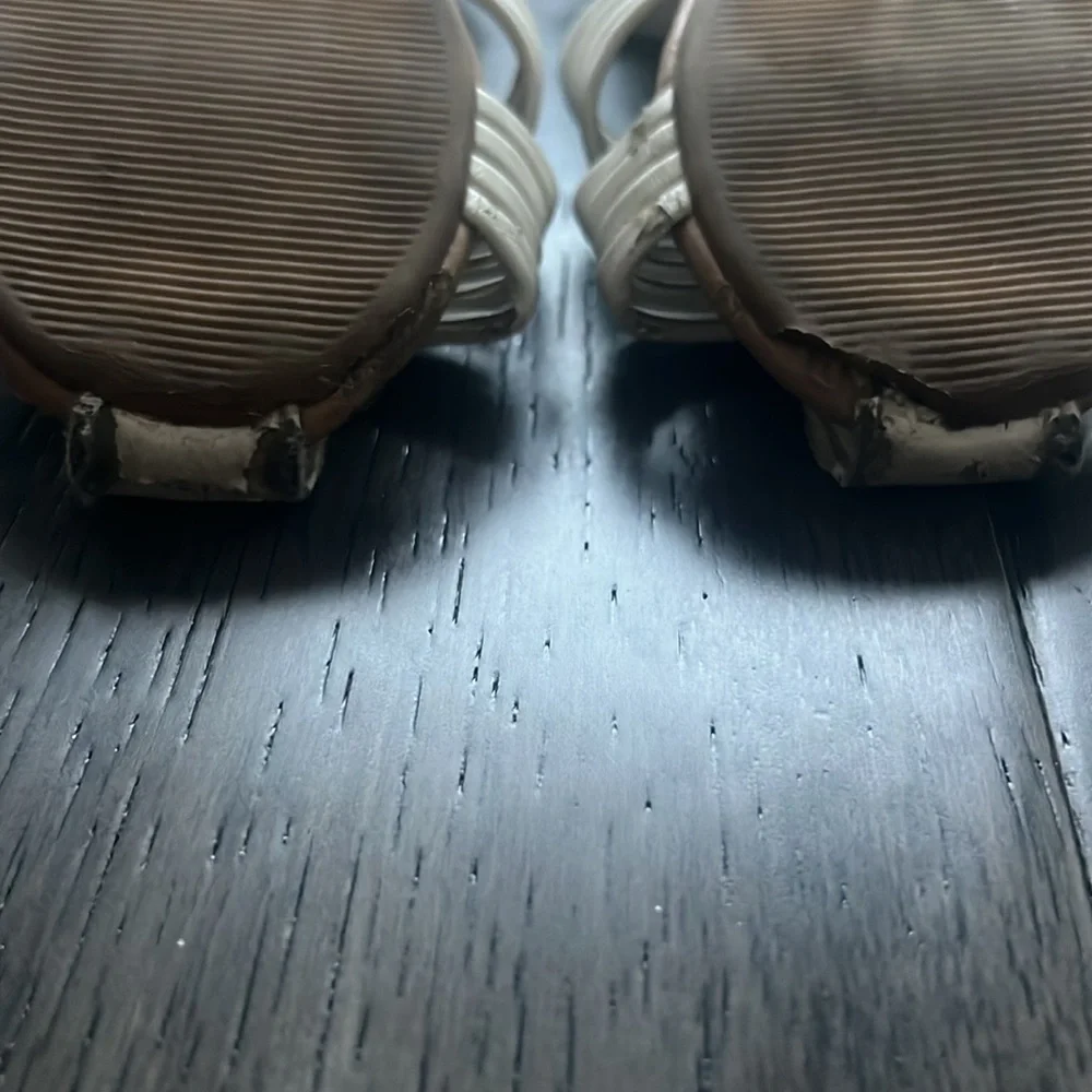 Girls Old Navy flat sandals with ankle strap